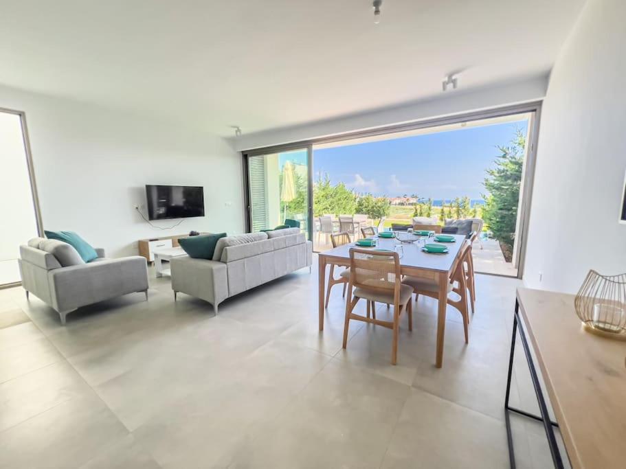 Azure Breeze - Roof Garden & Sea Views Βίλα