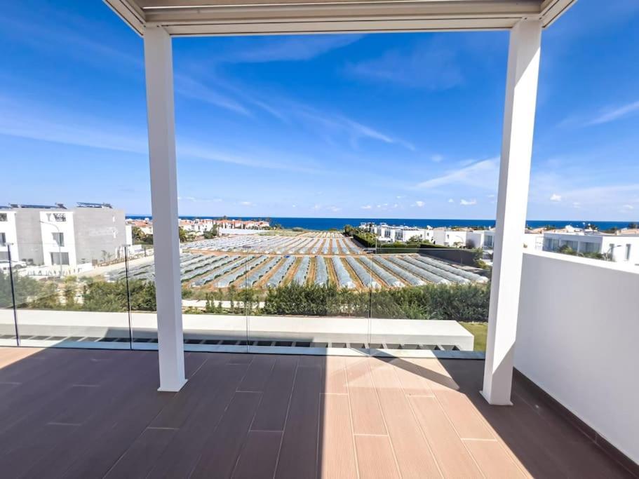 Βίλα Azure Breeze - Roof Garden & Sea Views *