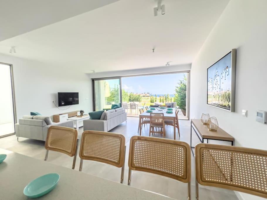 Βίλα Azure Breeze - Roof Garden & Sea Views *